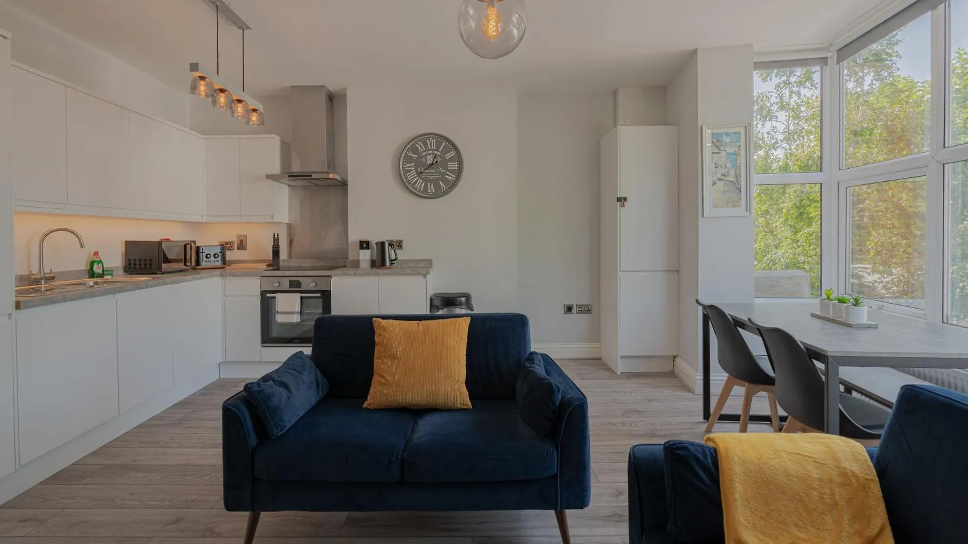 3 Bedroom Apartment By Primal Estates Short Lets In ברייטון