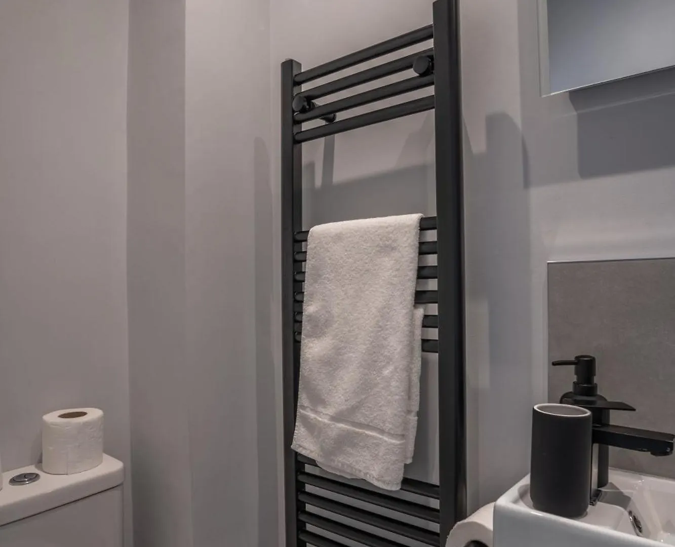 3 Bedroom Apartment By Primal Estates Short Lets In ברייטון